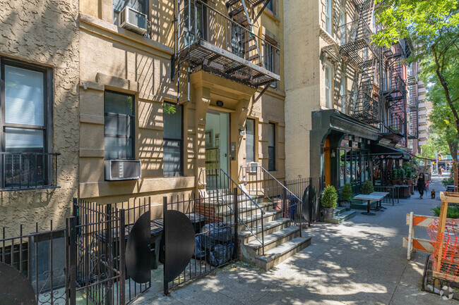 Entrance - 341 E 85th St