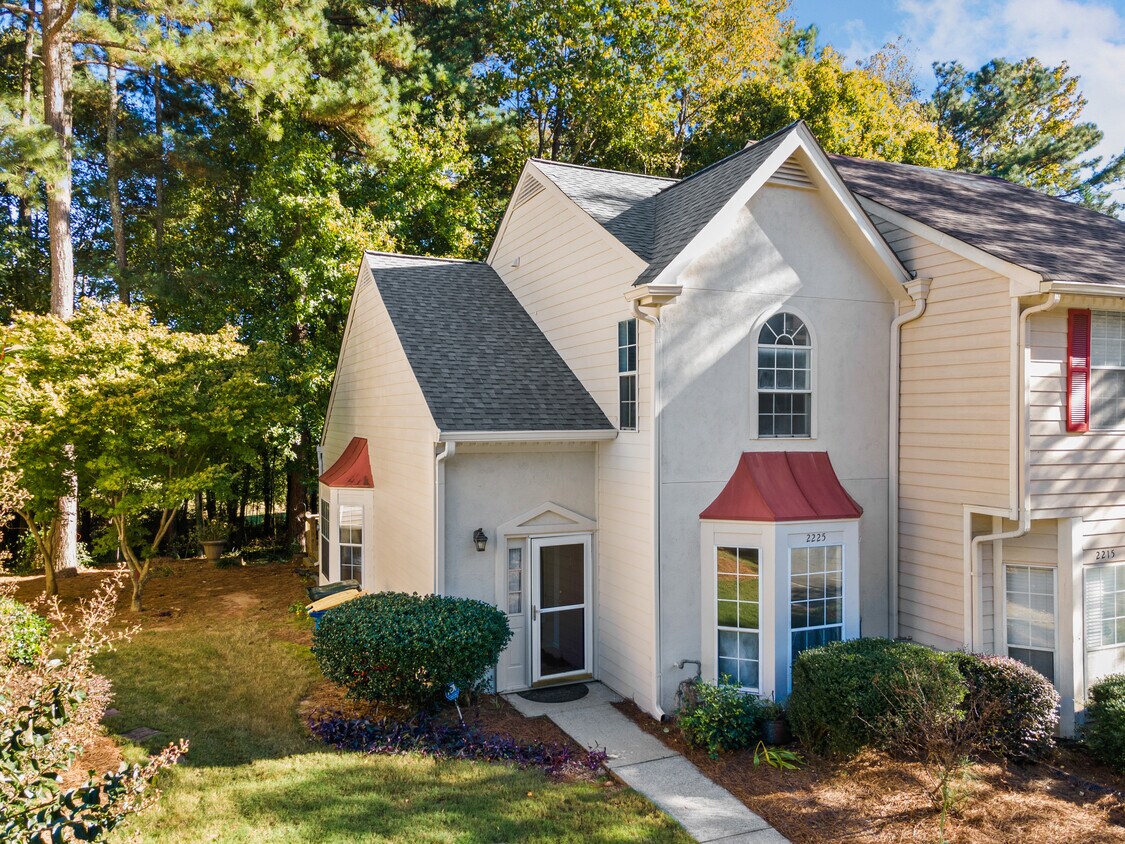 Foto principal - 2225 Fairways Ct