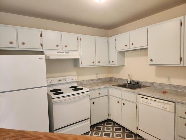 Foto del edificio - 27 Forbus St