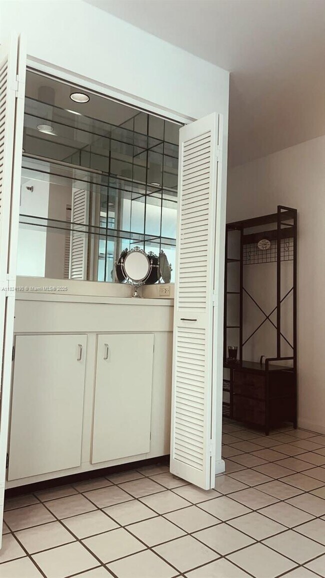 Foto del edificio - 170 Ocean Ln Dr