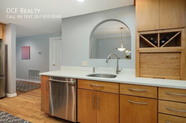 Foto del edificio - 2 Bed Fitler Square Condo