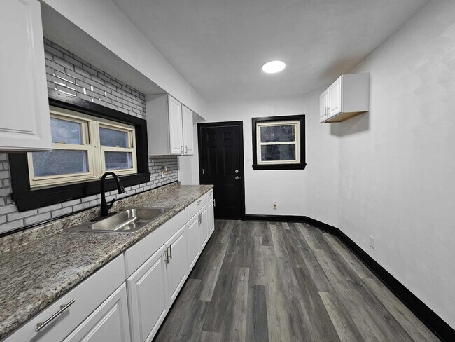Foto del edificio - 1228 Clairhaven St