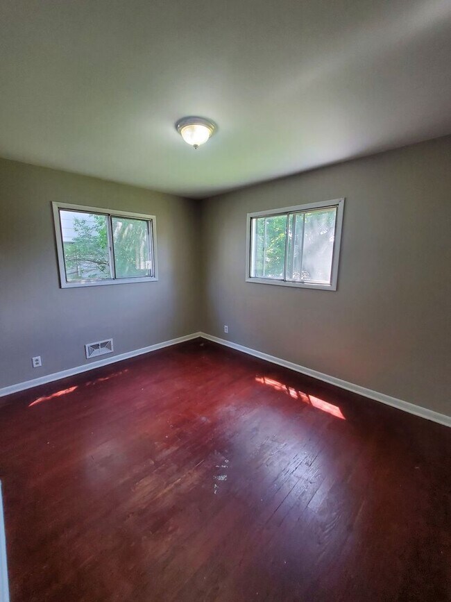 Building Photo - 4131-4133 W Kiley Ave. (Duplex)