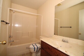 Building Photo - 2808 Alma Dr