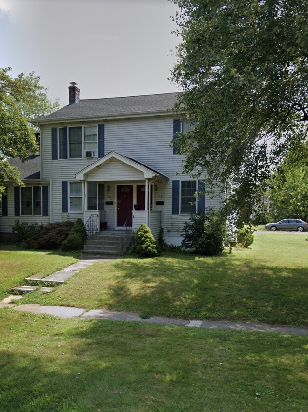 2nd Fl / 2-family in single family neighborhood - 378 Wells Rd