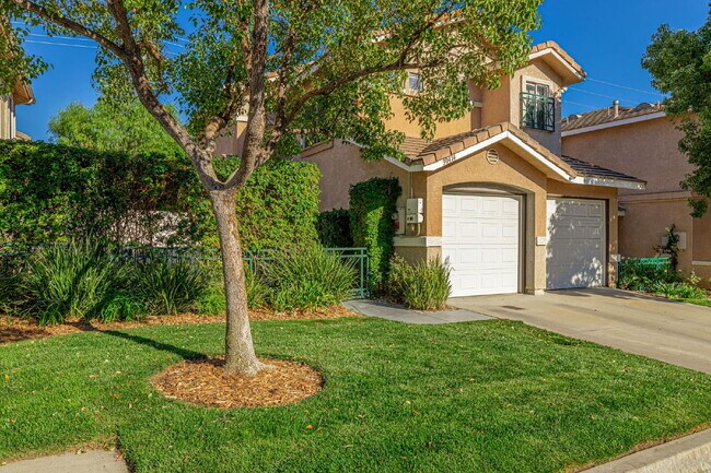 Building Photo - 3 Bedroom Home in The Gated Marigold Tract...
