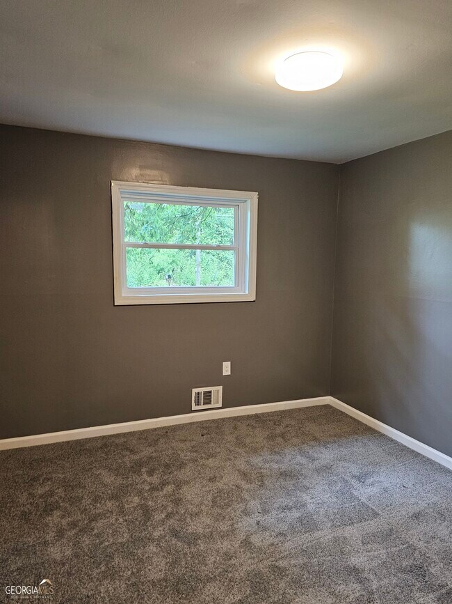 Foto del edificio - 3134 Waters Rd SW