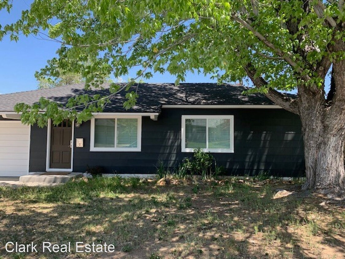 Primary Photo - 3 br, 1 bath House - 810 Reeves Ave