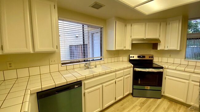 Foto del edificio - 39076 Applegate Ter