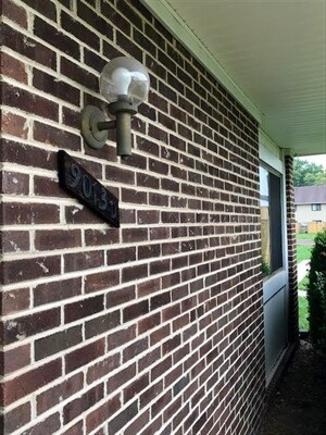 Foto del edificio - 9013 Sandalwood Dr