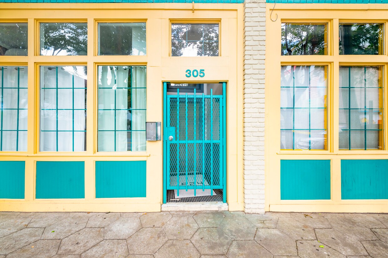 Peters Street Commons Apartments in Atlanta, GA