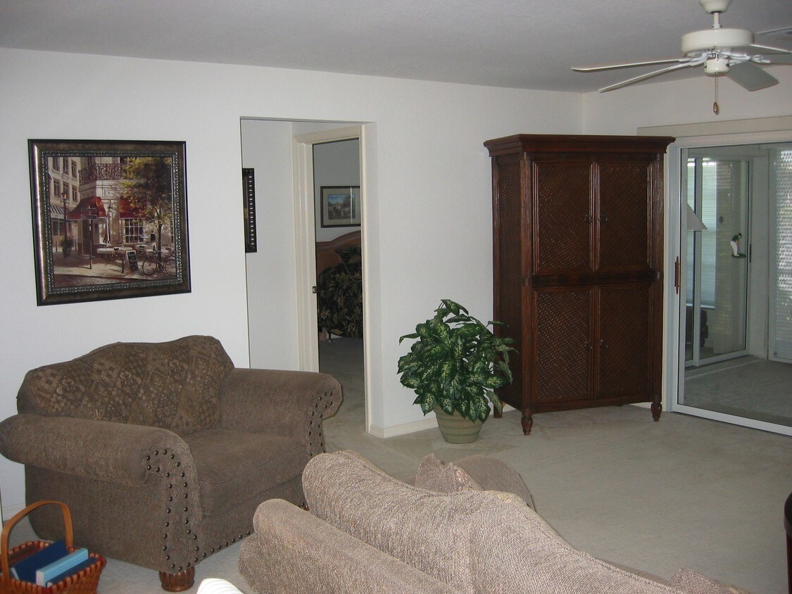 Living Room - 13101 Hamilton Harbour Dr