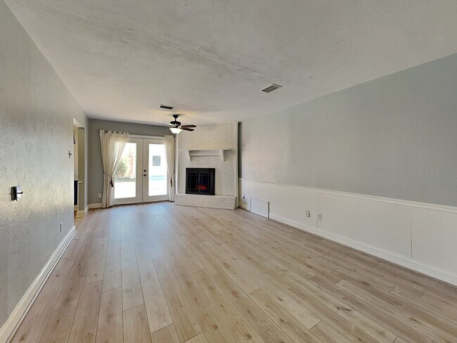 Foto del edificio - 1814 Glenwick Ln