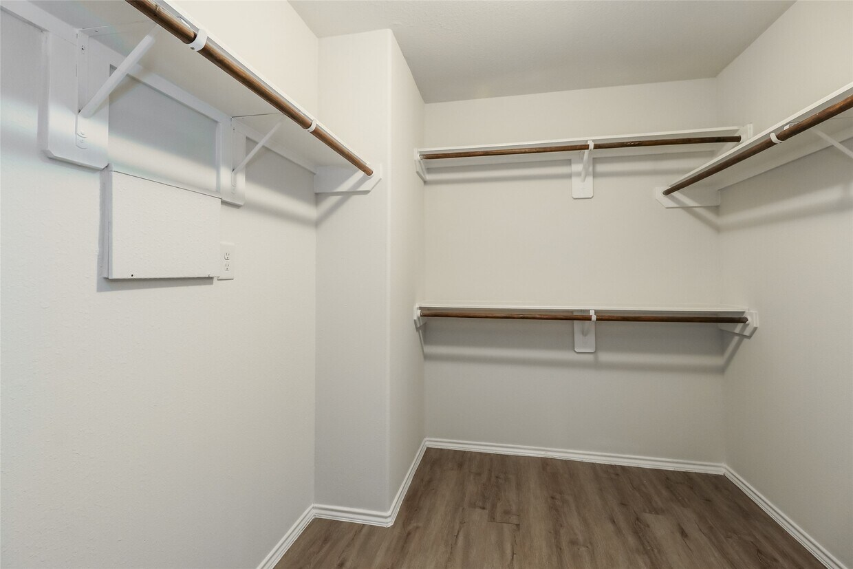 Foto del edificio - 18409 Hillwood Ln