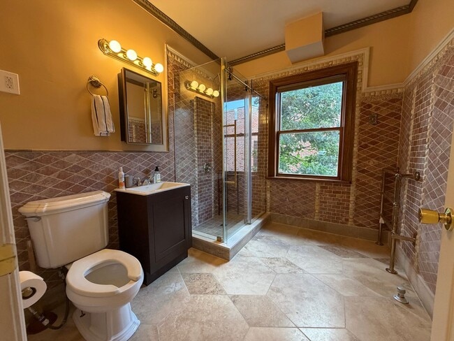 Photo - 161 Park Hill Ave (LEASE ONLY) Apartment