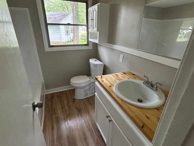 Building Photo - remodeled 3 bedroom 1 bath home for rent i...