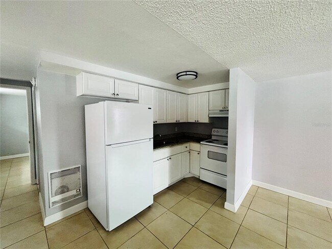 Foto del edificio - 1310 Lexington Ct