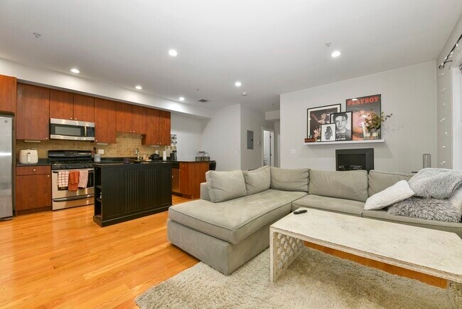 Foto del edificio - 327 W Broadway