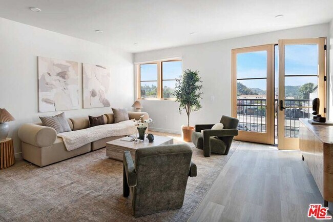 Foto del edificio - 6320 Garvanza Ave