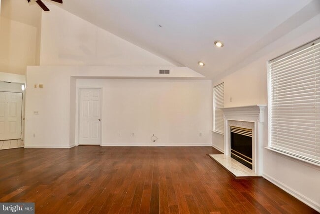 Building Photo - 5928 Founders Crossing Ct