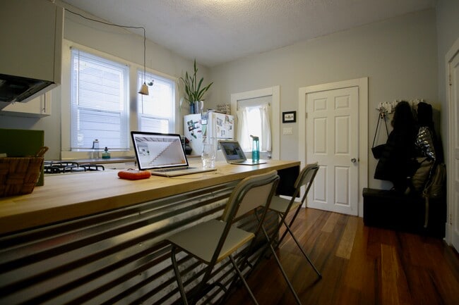 Foto del edificio - 1119 Windsor St