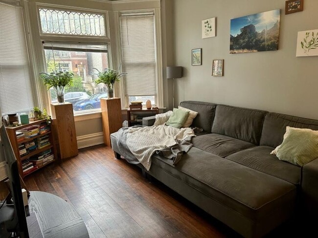 Building Photo - 2 bedroom in Chicago IL 60614