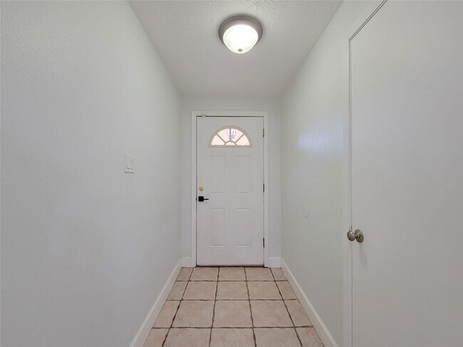 Building Photo - 3434 Almondwood Dr