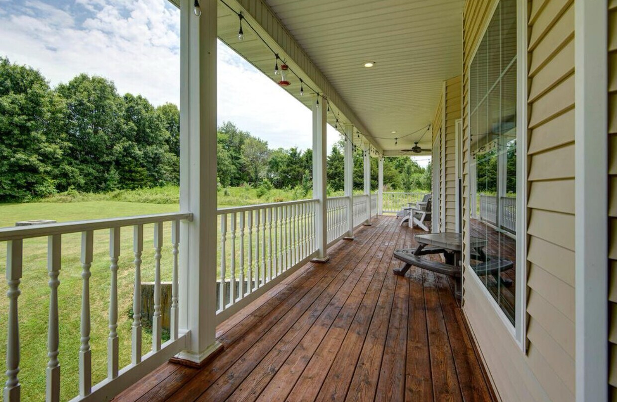 Foto del edificio - 528 N Mary Lynn Ln