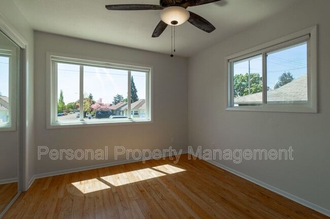 Foto del edificio - 2404 E 13th St