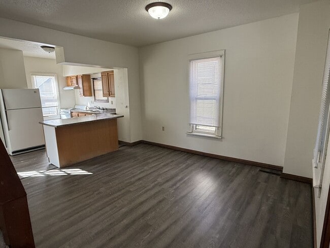 Foto del edificio - 4 bed 2 bath House