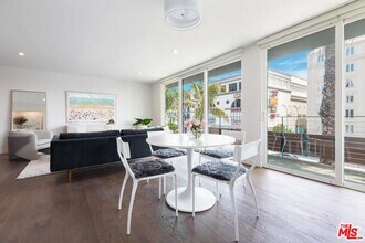 Building Photo - 1425 N Crescent Heights Blvd