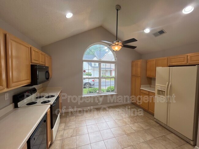 Building Photo - 9904 Birch Knoll Ct