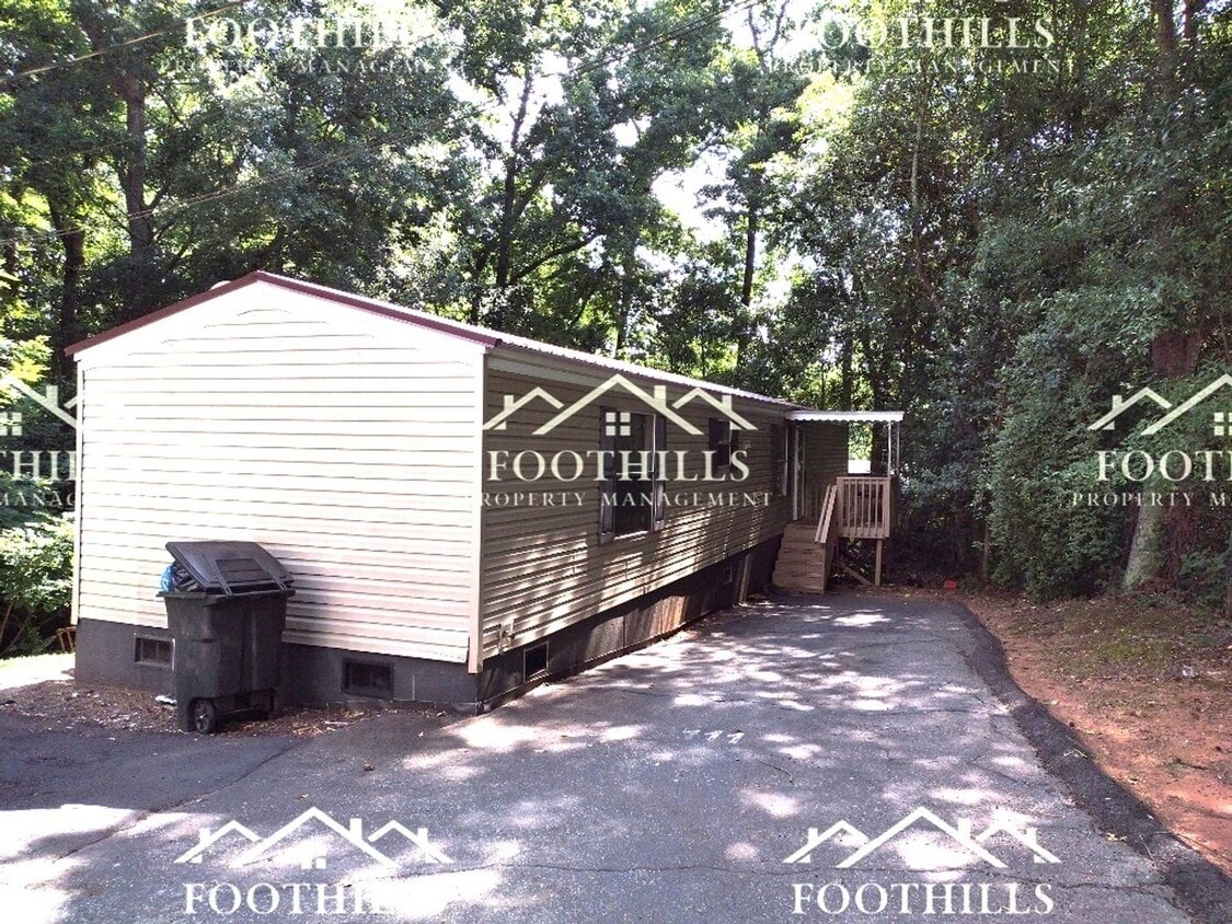 Primary Photo - Spacious 3BR/2BA Home with Appliances Incl...