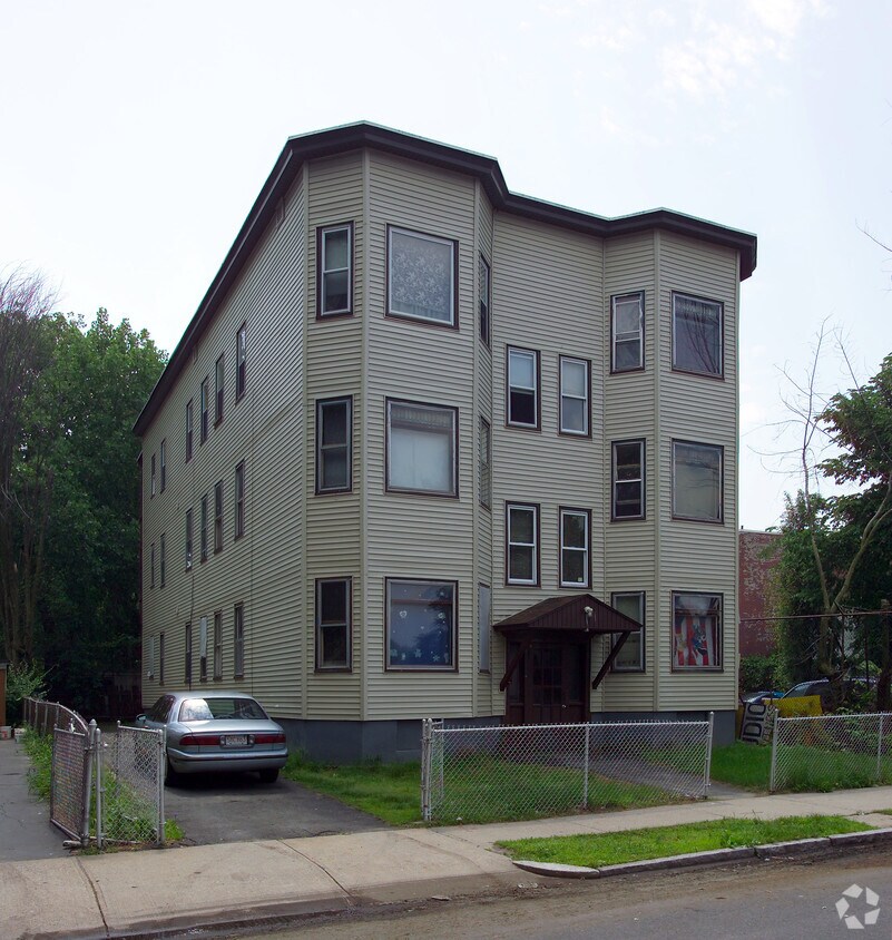 21½ Bancroft St, Springfield, MA 01107 Apartments in Springfield, MA
