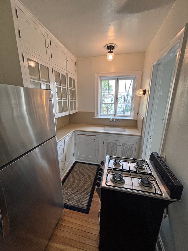 kitchen - 85 N Madison Ave