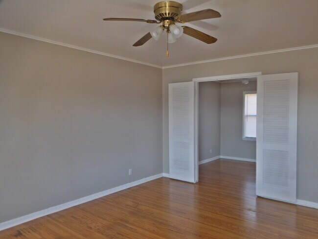 Foto del edificio - 3 Bed, 1.5 Bath Fenced Pets Allowed