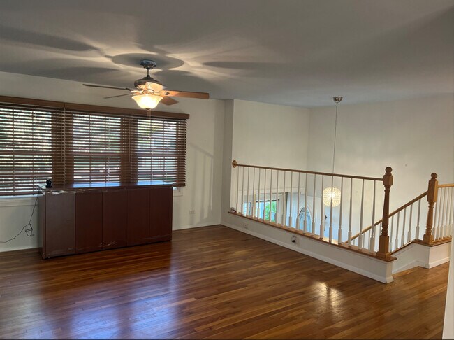 Building Photo - 1345 Hassell Dr