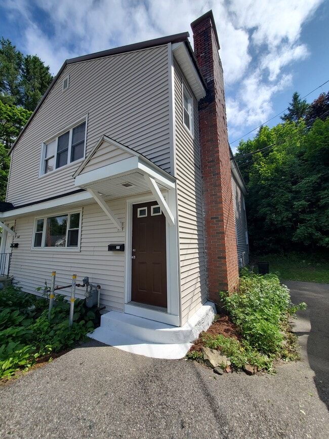 Building Photo - 118 Gamage Ave