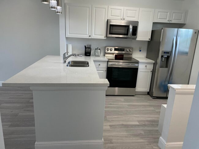 Foto del edificio - 7101 Golf Colony Ct