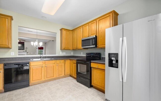 Building Photo - 28 Sharpstone Ln