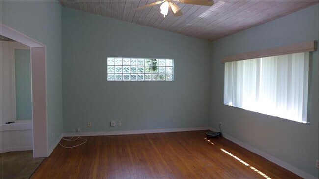 Foto del edificio - 634 NE 16th Ave