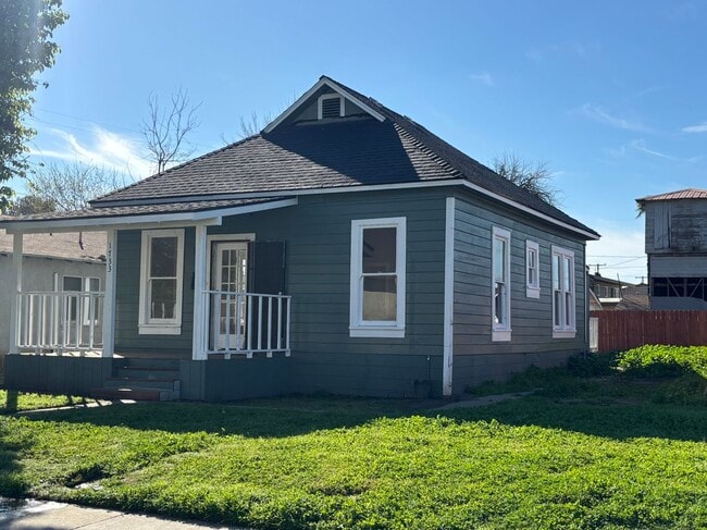 Building Photo - 1733 Palo Alto St