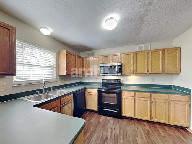 Foto del edificio - 3300 Darby Glen Blvd