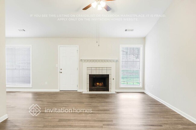 Building Photo - 7032 N Shore Dr