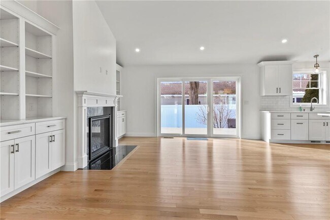 Foto del edificio - 95 Honeysuckle Rd