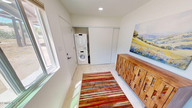 Foto del edificio - 4415 Sand Canyon Rd