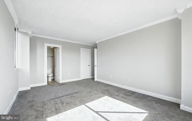 Foto del edificio - 2059 Huntington Ave