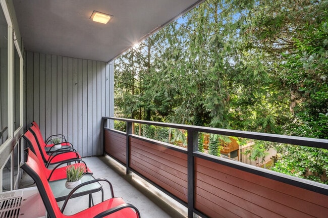 Foto del edificio - 520 Bellevue Way SE