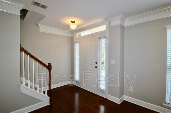 Foto del edificio - 2410 Anson Ln