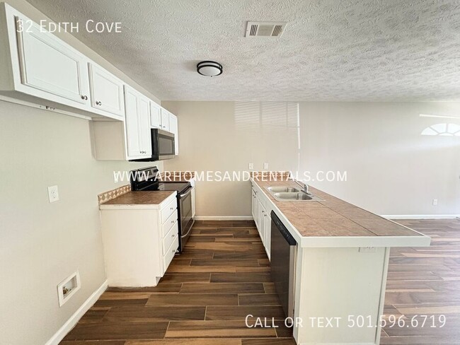 Building Photo - 32 Edith Cv